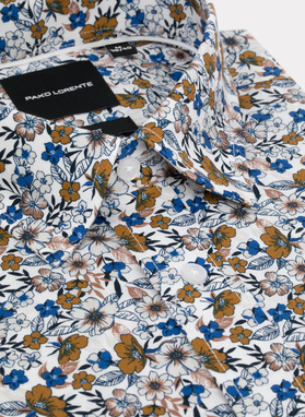 Biała koszula w kwiaty