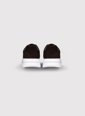 Zamszowe sneakersy męskie w kolorze  brązowym