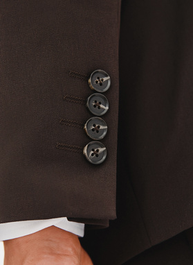 Ciemnobrązowy garnitur męski