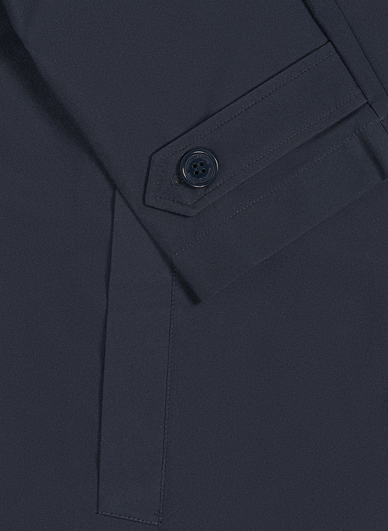 Wiosenny granatowy płaszcz męski