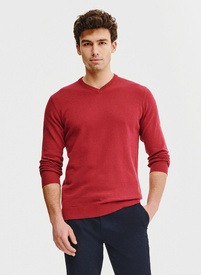 Czerwony męski sweter w serek