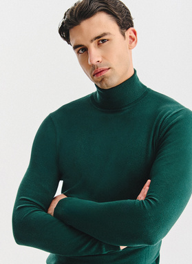 Ciemnozielony gładki golf męski