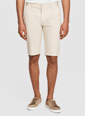 Bermudy męskie w kolorze beżowym