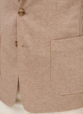 Dzianinowa marynarka w kolorze beżowym