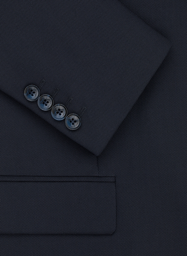 Gładki granatowy garnitur męski