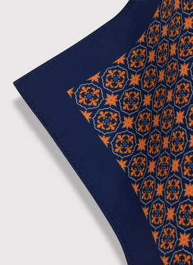 Poszetka w granatowo-pomarańczowy wzór 