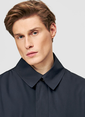 Wiosenny granatowy płaszcz męski