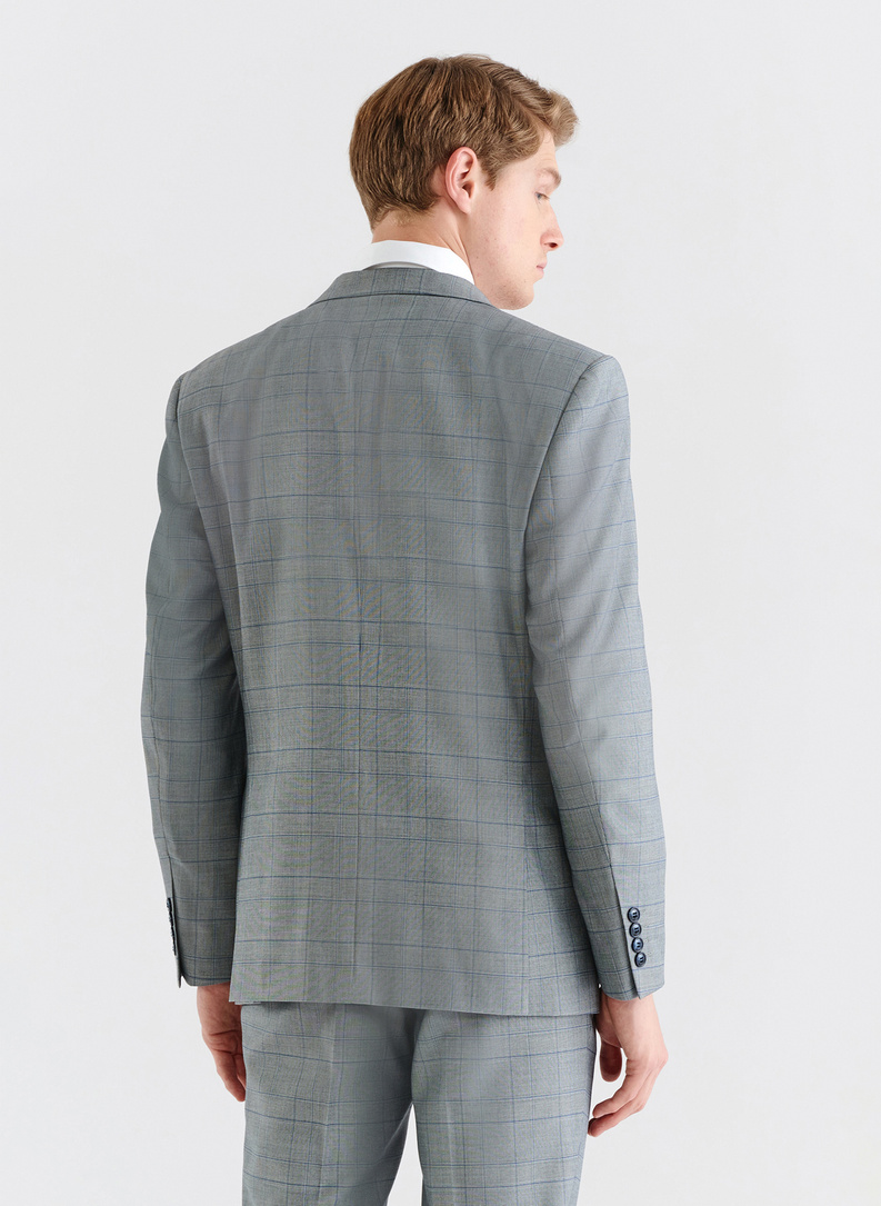 Szary garnitur męski w niebieską kratę