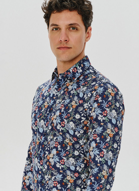 Granatowa koszula w kolorowy wzór