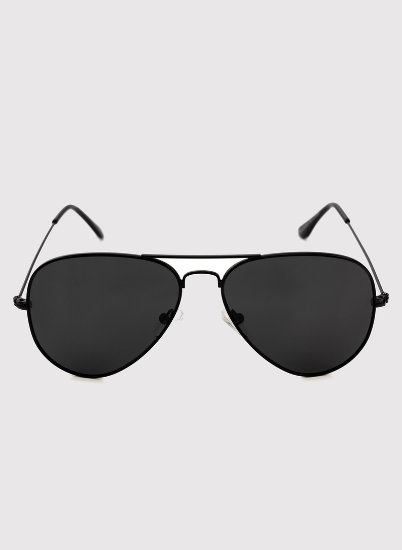 Czarne okulary przeciwsłoneczne pilotki