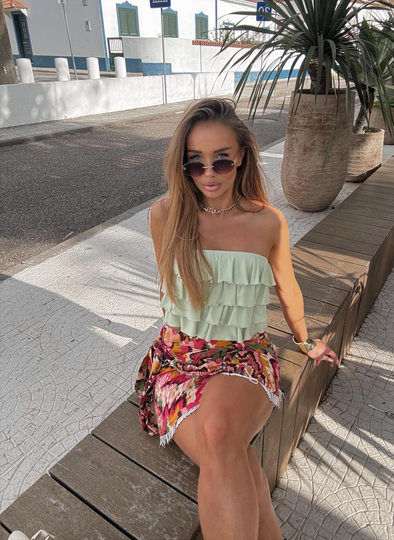 Zielona bluzka hiszpanka z falbankami