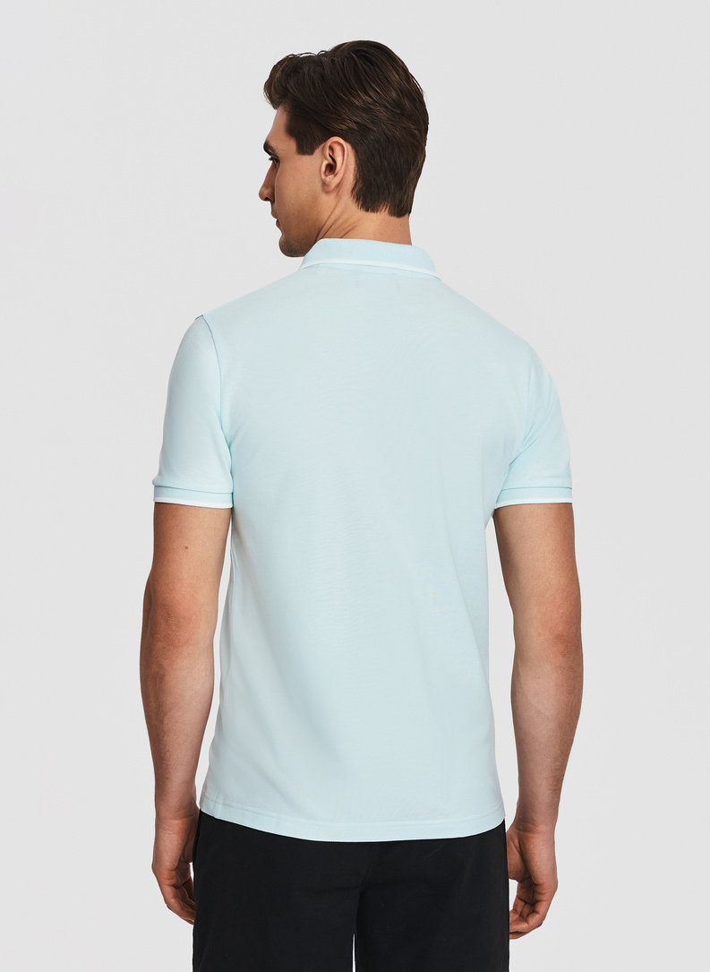 Błękitny t-shirt polo z bawełną
