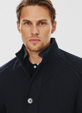 Płaszcz męski w kolorze granatowym