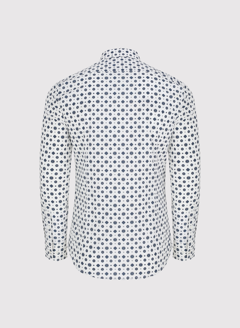 Biała koszula w niebieski wzór geometryczny