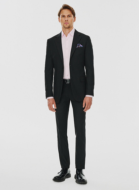 Czarny klasyczny garnitur męski