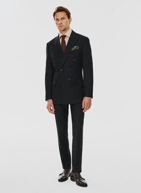 Dwurzędowa czarna marynarka garniturowa