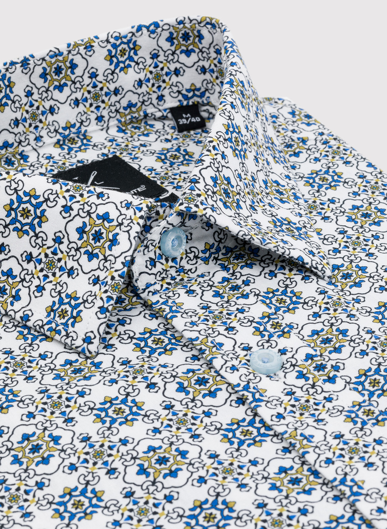 Koszula w kolorze białym w oryginalny wzór