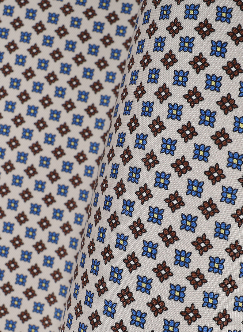 Jasnobeżowy zestaw w mikrowzór