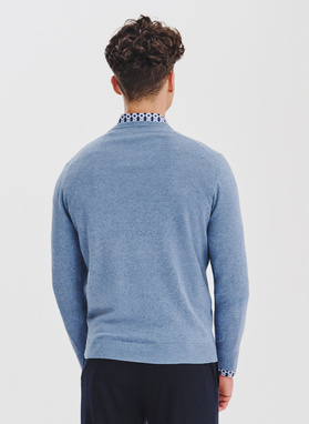 Niebieski sweter męski v-neck