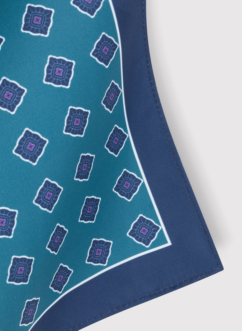 Granatowa poszetka męska ze wzorem na całej powierzchni