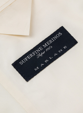 Marynarka smokingowa w jasnym beżowym kolorze