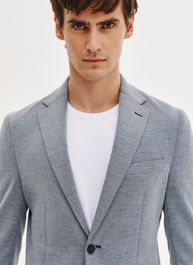 Niebieska marynarka z dzianiny