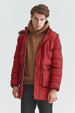 Czerwona męska kurtka z kapturem