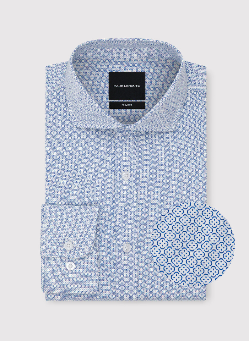 Koszula z niebieskim wzorem geometrycznym