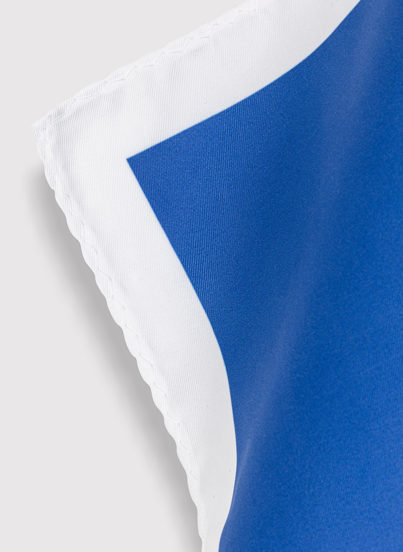 Poszetka w kwadraty w odcieniach niebieskiego