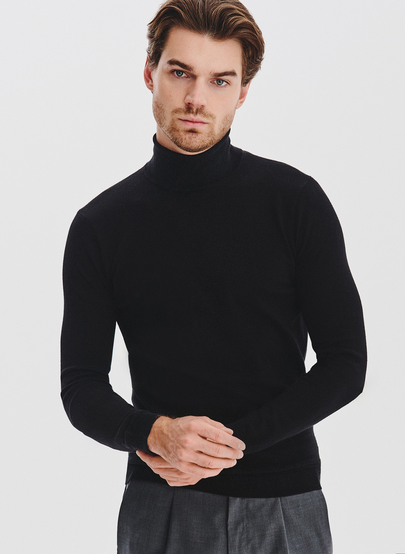 Czarny gładki golf męski