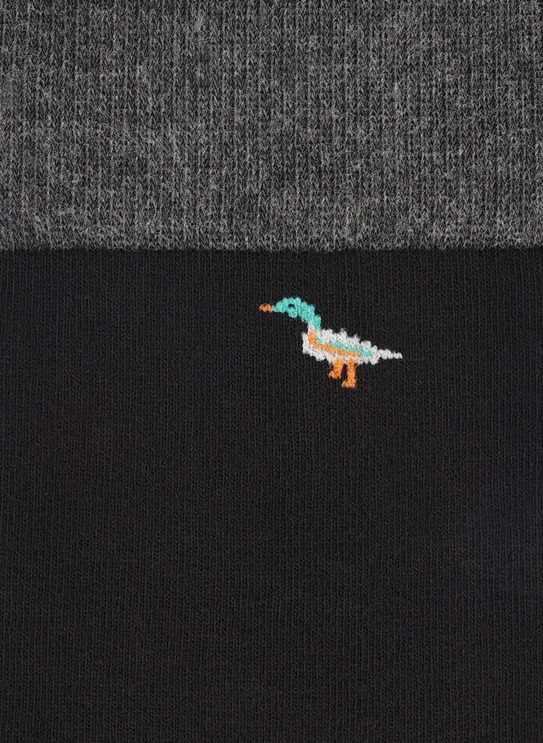 Czarne skarpety w kaczki