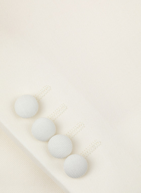 Marynarka smokingowa w jasnym beżowym kolorze