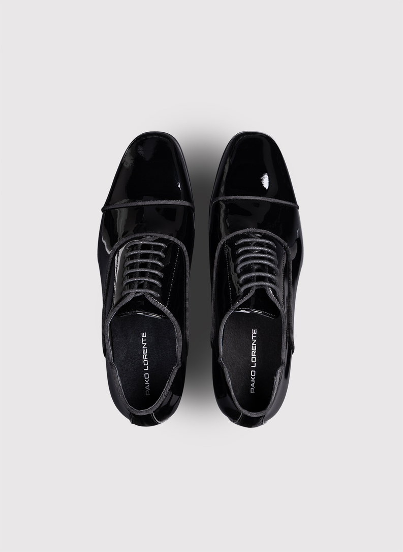 Lakierowane czarne półbuty męskie