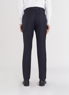 Granatowy garnitur dwurzędowy w subtelną kratę