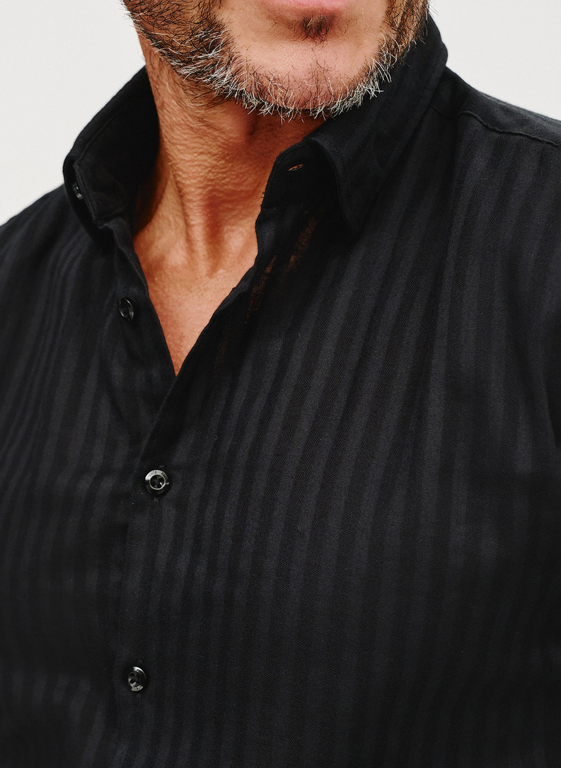 Bawełniana koszula męska w czarnym kolorze