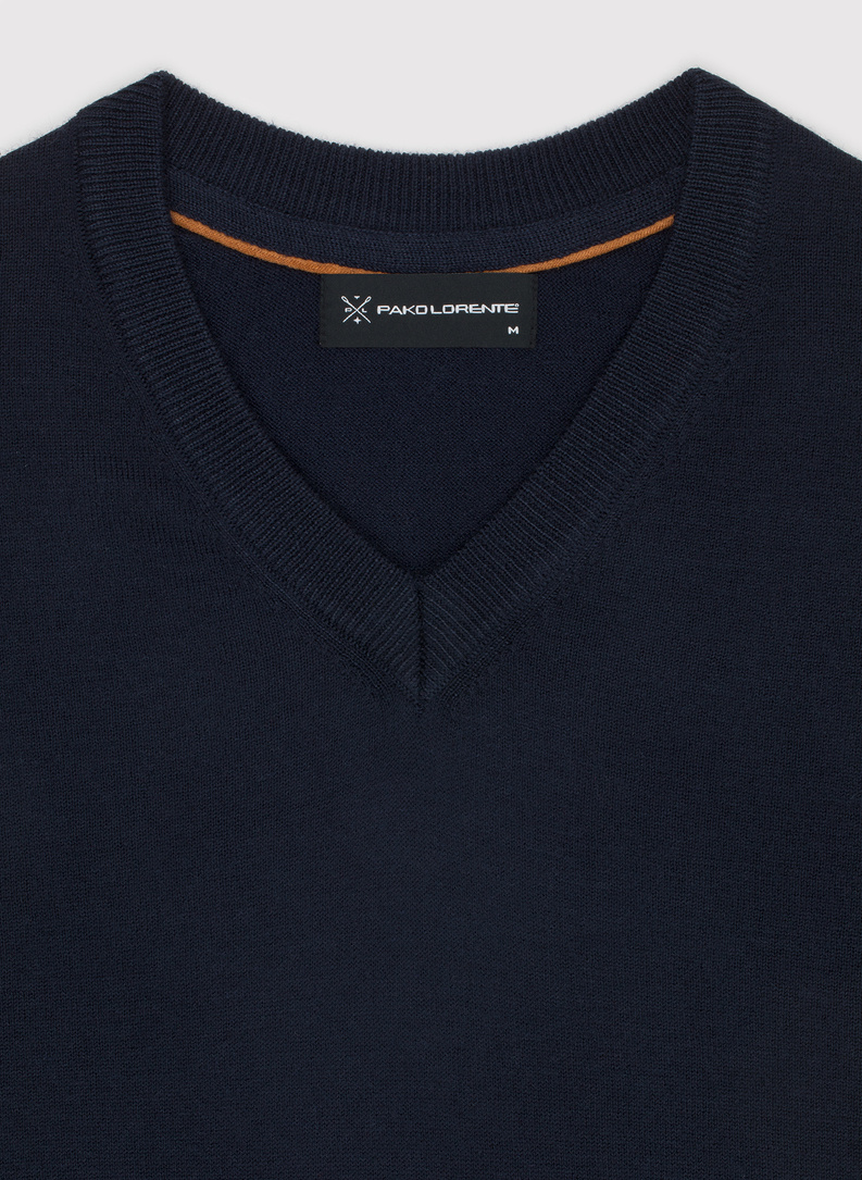 Granatowy męski sweter w serek 