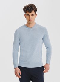 Jasnoniebieski sweter męski v-neck