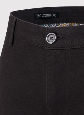 Ciemnobrązowe spodnie męskie o kroju Slim Fit