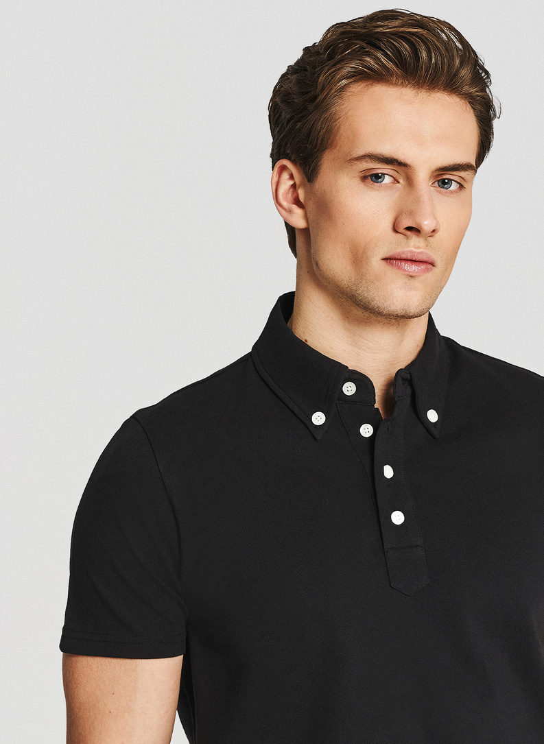 Czarny t-shirt polo z bawełny