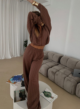 Brązowy komplet damski o splocie warkocza