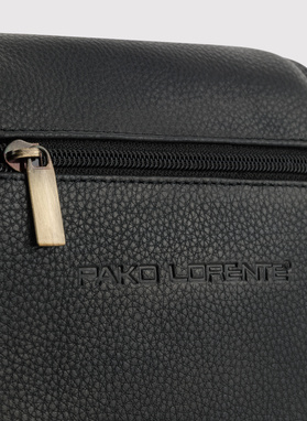 Czarna skórzana torba męska na ramię