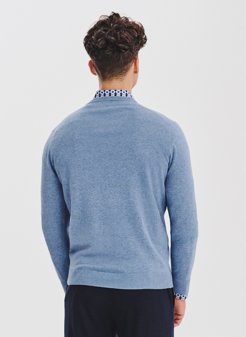 Niebieski sweter męski v-neck