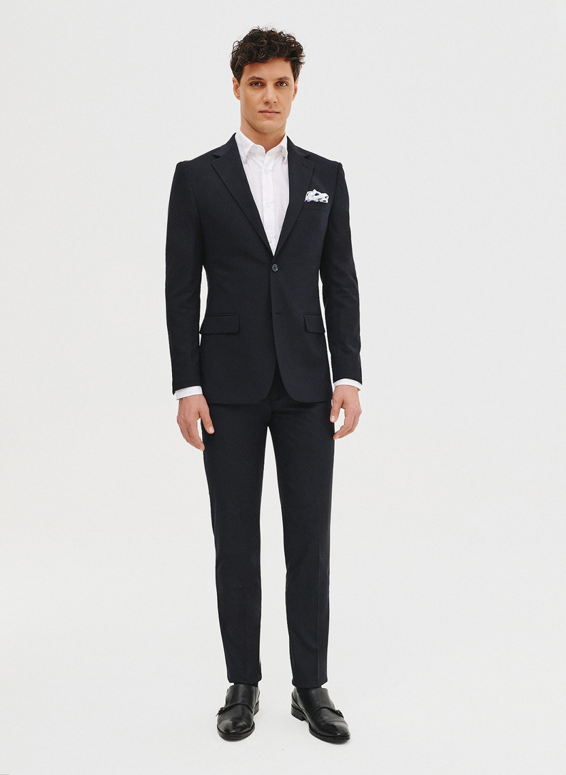 Granatowa marynarka garniturowa