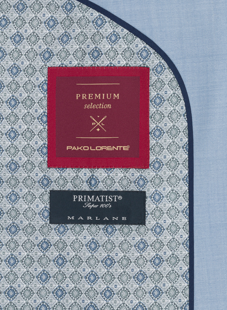 Błękitny męski garnitur