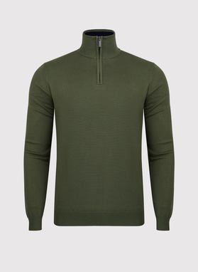 Zielony sweter z wysoką stójką zapinaną na zamek