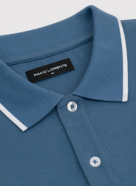 Niebieski t-shirt polo