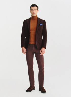 Brązowe spodnie sztruksowe