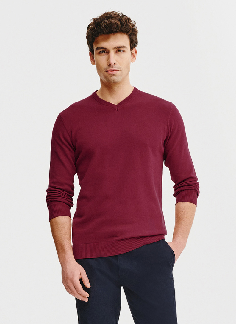 Czerwony męski sweter w serek