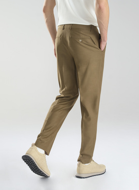 Jasnobrązowy męski garnitur z wełną