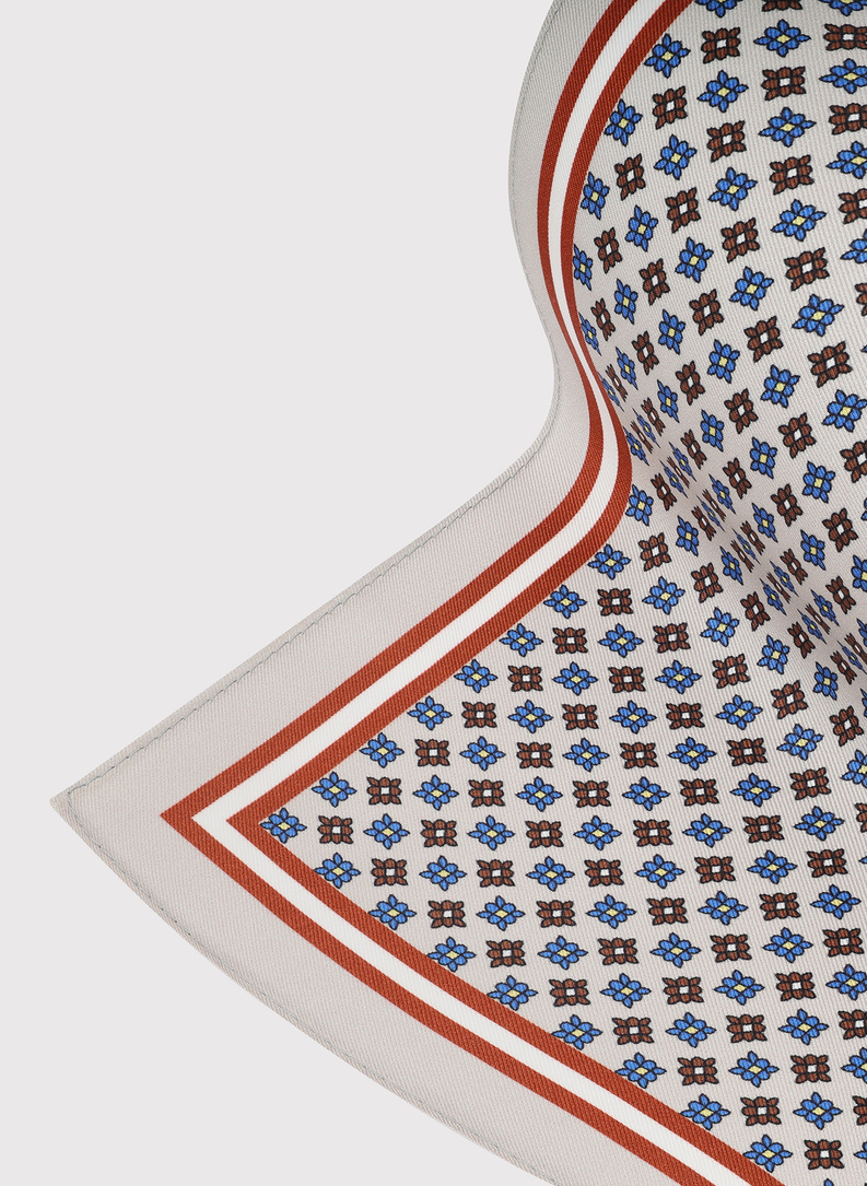 Jasnobeżowy zestaw w mikrowzór